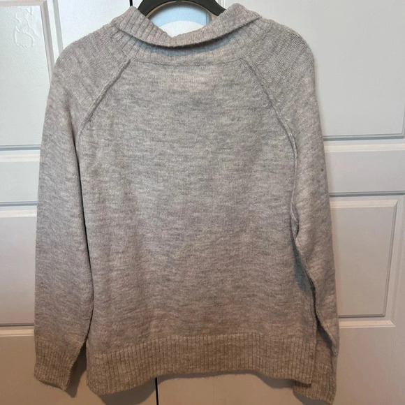 SHEIN sweater. NWOT. Size small - Picture 2 of 3